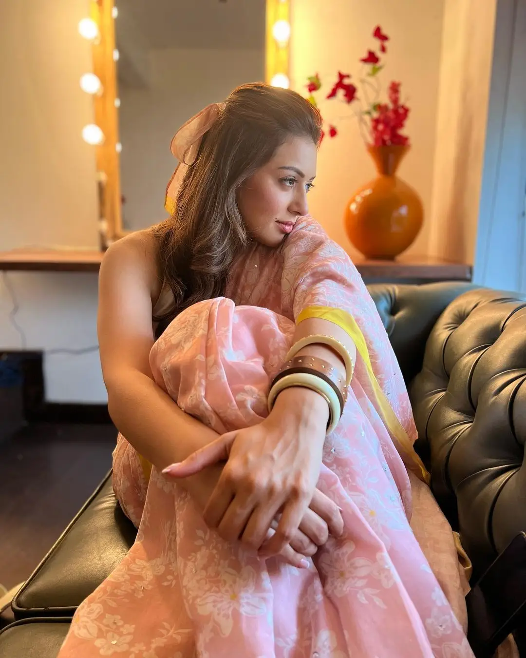 Indian Girl Hansika Motwani in Pink Color Saree Sleeveless Blouse